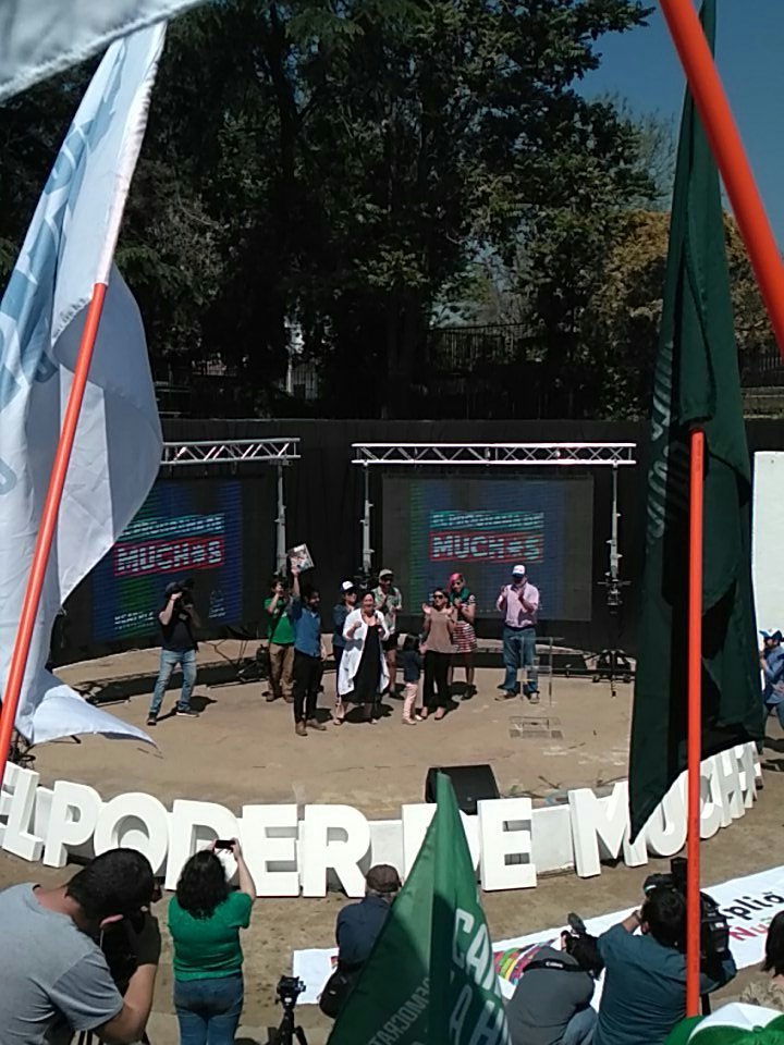 r_echecopar's tweet photo. Ya estamos en el anfiteatro del Parque Juan XXIII en el lanzamiento del programa de @BeaSanchezYTu y @elfrente_amplio! https://t.co/U7wNSLlGdp