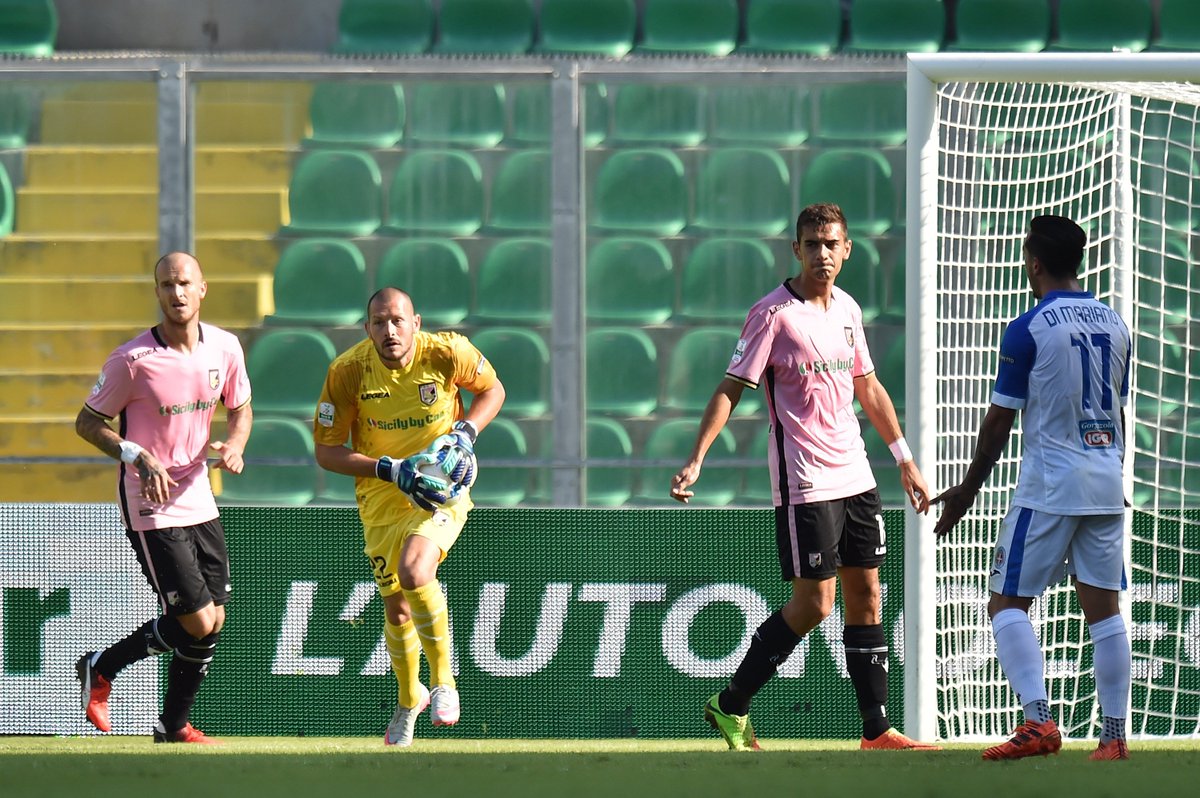 palermocalcioit's tweet photo. FULL TIME: Palermo-Novara 0-2 https://t.co/ZkeggtgF6j #PalNov https://t.co/cVasxPxI3C