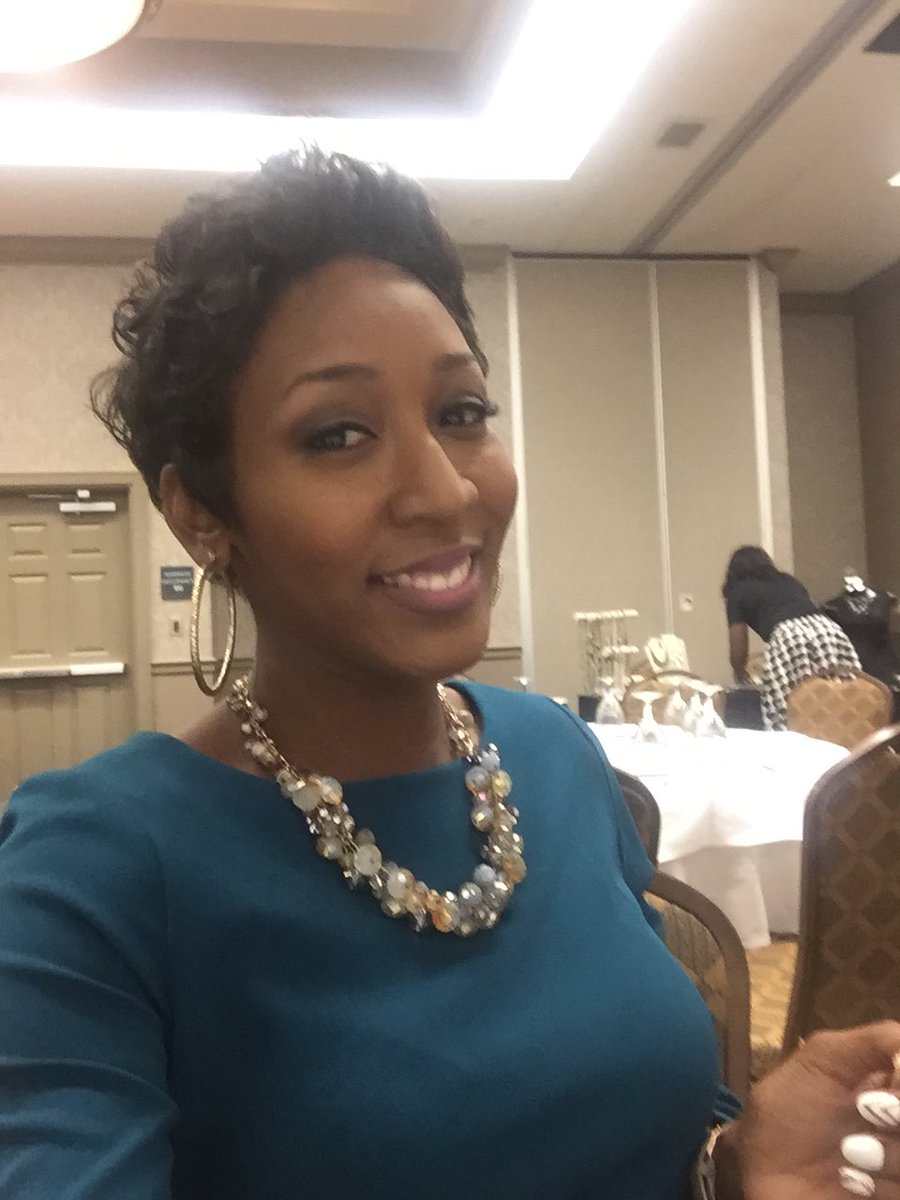 TMIwithTiffany's tweet photo. #PiP2017 is happening right now!!! @KimSmithCEO is an amazing host! https://t.co/RtSZvUTv1q