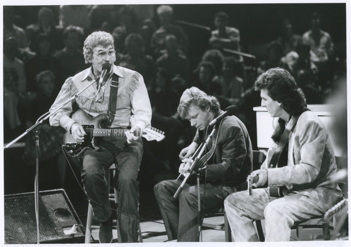 #OTD 21OCT1985 George performed with Carl Perkins, for 'Blue Suede Shoes: A Rockabilly Session' <a href="/ringostarrmusic/">#RingoStarr</a> #DaveEdmunds #EricClapton