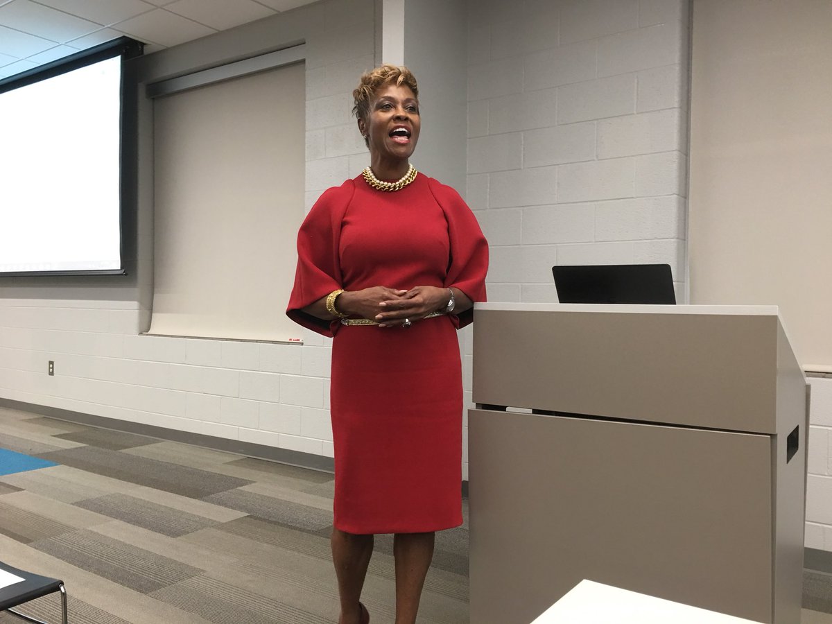ucmayorvince's tweet photo. What an inspiring message from Mary Parker!!! Thanks for your passionate leadership!#NEXTLEVEL #ChickInCharge https://t.co/qYKlylCjWO