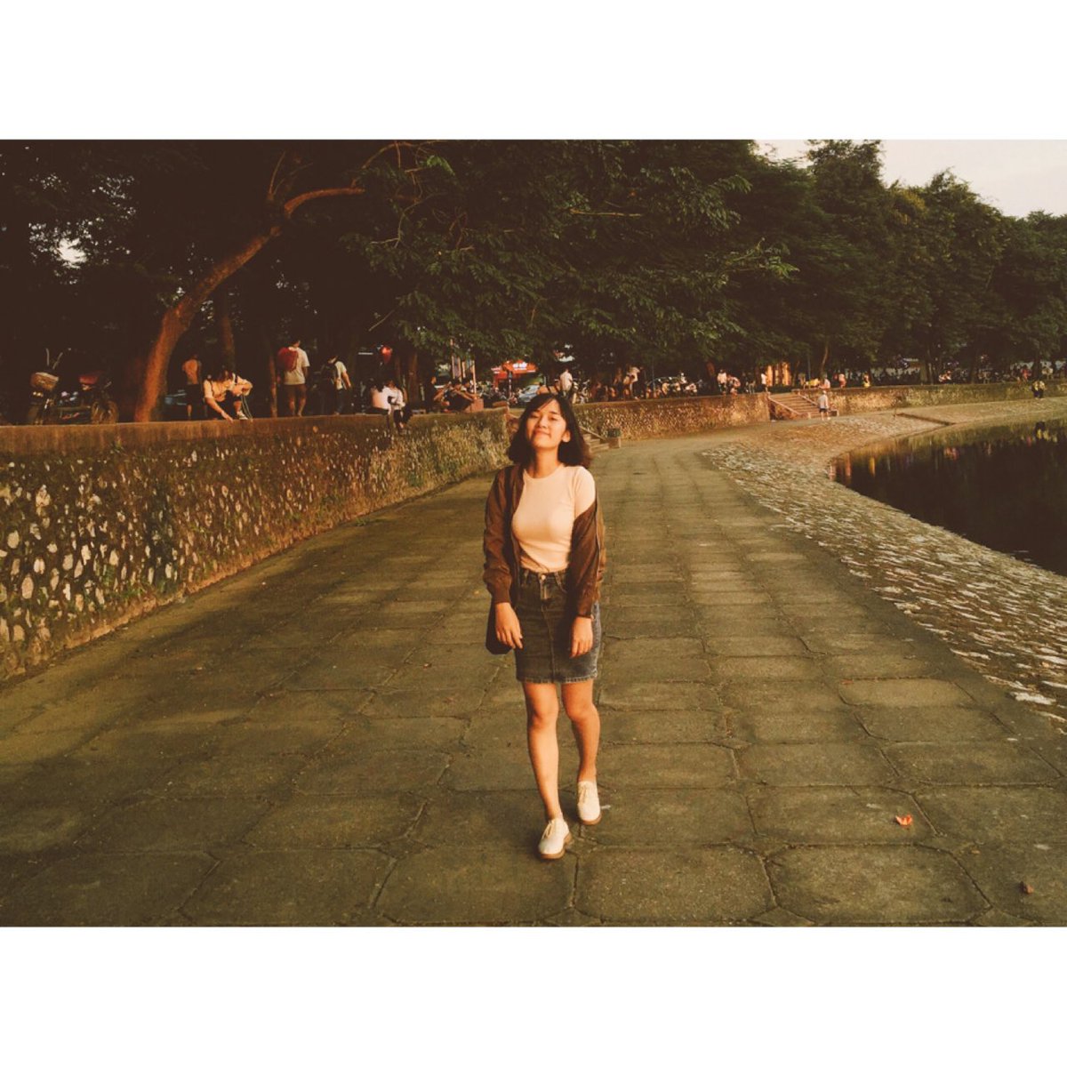MInBENHo's tweet photo. #autumn #Vietnam #HaNoi #peopleinvietnam #vietnamese #iloveyou https://t.co/ROg3QasS4T