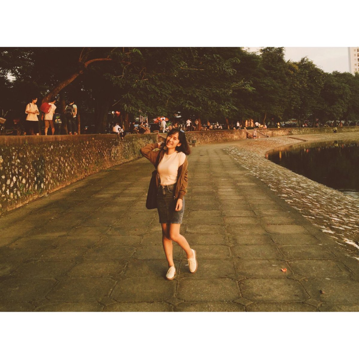 MInBENHo's tweet photo. #autumn #Vietnam #HaNoi #peopleinvietnam #vietnamese #iloveyou https://t.co/ROg3QasS4T