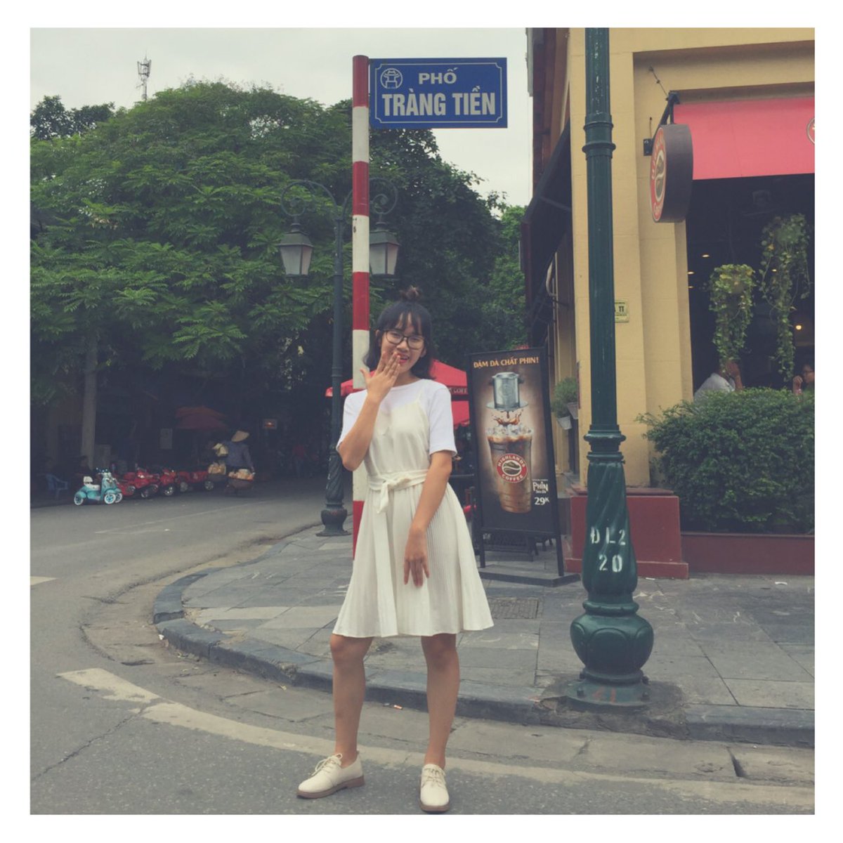 MInBENHo's tweet photo. #autumn #Vietnam #HaNoi #peopleinvietnam #vietnamese #iloveyou https://t.co/9cxkRQrw66