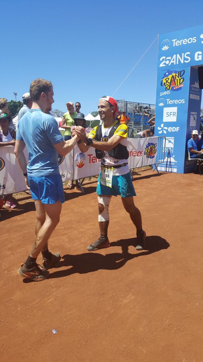 Xrun_Coaching's tweet photo. Émouvante arrivée de nos 2 #xrunners foufous de la #Reunion en - de 40h 💪#GrandRaid2017 @SFR_Reunion #trailrunning #diagonaledesfous https://t.co/jMMUVMoxnR
