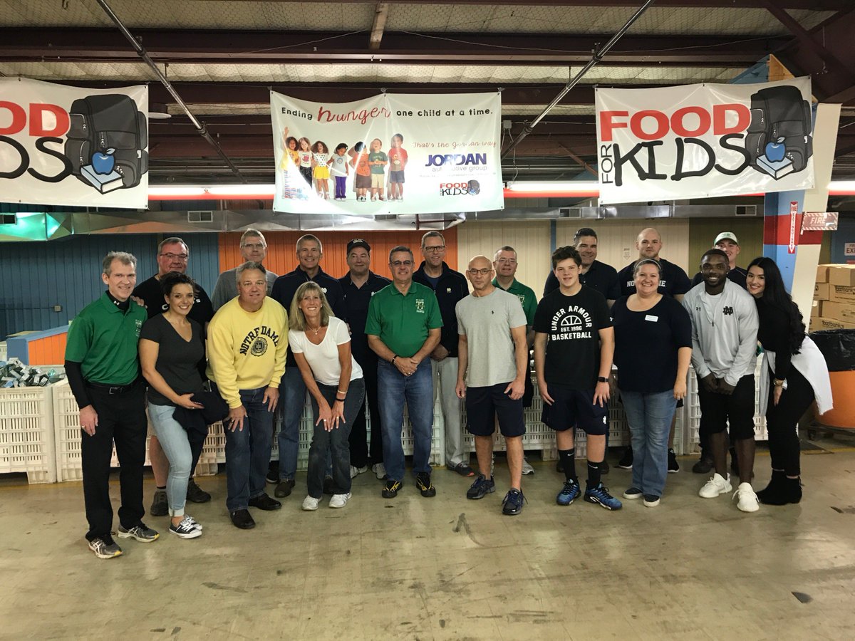 NDMonogram's tweet photo. Members of '77 national champs spent morning at @FoodBkNIndiana. Also great to have @TheoRiddick there!☘️🏈
#NDFamily
#CelebrationAndService https://t.co/rkR28sSV1F