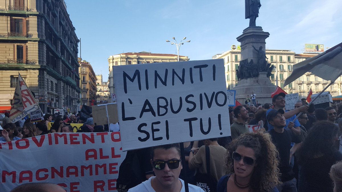 ndo_napoli's tweet photo. #napoli corteo #nog7 mai più gente senza casa! Basta sgomberi e speculazioni #minniti l abusivo sei tu! https://t.co/0He09NKGdL