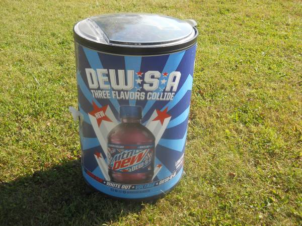 Boondockfinds's tweet photo. Mountain Dew Barrel Cooler on Wheels - $60 (Berea) https://t.co/8xvWAu4XUP #TPRTW #collegelife #Kentucky https://t.co/MTuxgmVjp3