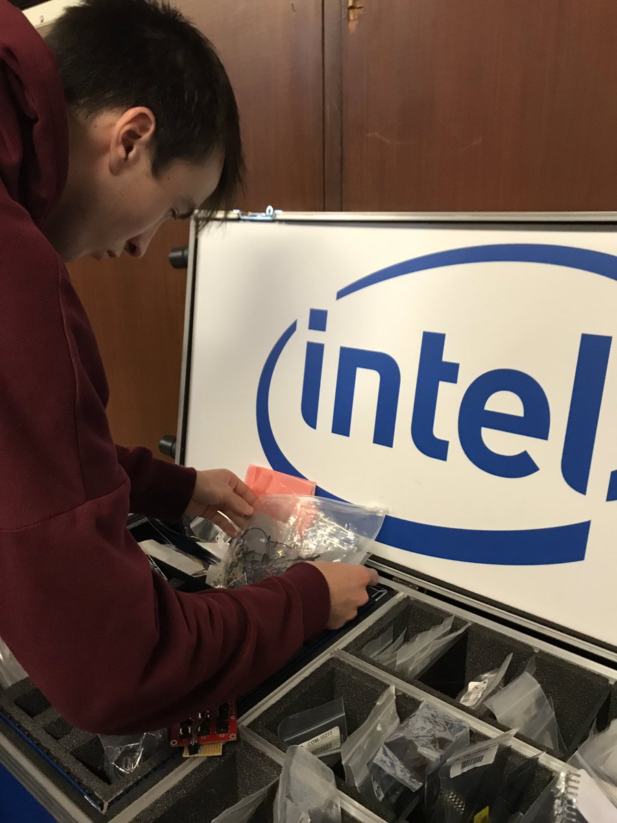 ESinnott's tweet photo. Something in the air... #STEAMhack @RyanAcademy @Intel_IRL @muirtheimhne https://t.co/SmbCfNfVoP