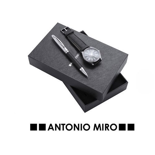 Tuoutletonline's tweet photo. ¡Descubre nuestras nuevas ofertas, entra en https://t.co/tBmJgAkdSE y disfruta de un 5% de descuento de bienvenida! #ofertas #outlet https://t.co/fd2ApDHNVK