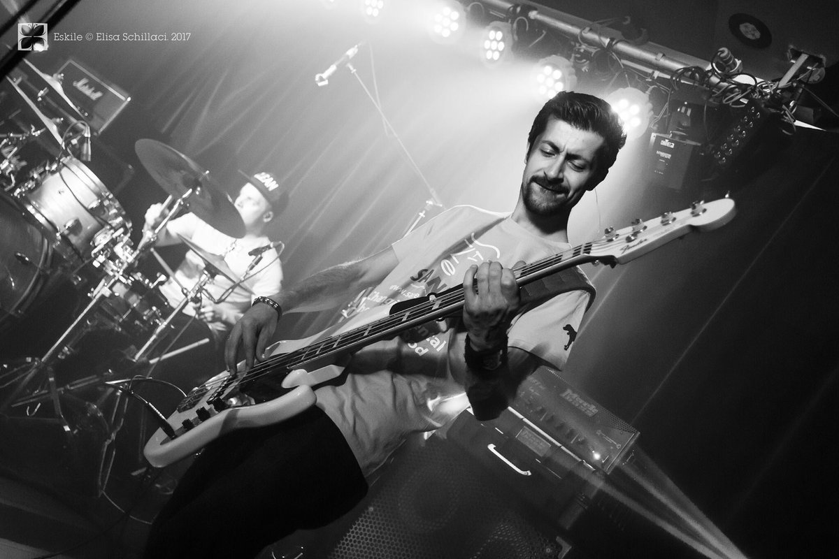 cairo_son's tweet photo. Rico in action on Wednesday at the #TamingTheBlackDog #event. π· Photo by @eskile_photography.
#bassplayer #sane #mentalhealth #cairoson https://t.co/Jgw5FHcPlJ