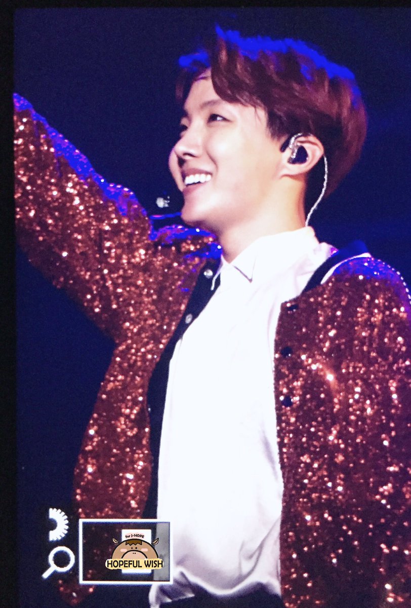 archivehyungs's tweet photo. [PREVIEW] wings tour in taipei https://t.co/gJ9qDaEJSB