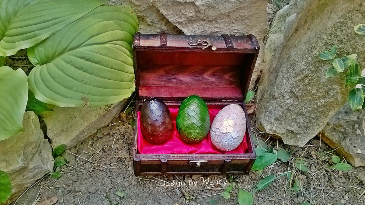 Design_by_Wendy's tweet image. Game of Thrones dragon eggs. Dracarys! etsy.com/DesignByWendyB… #GameofThrones #daenerys #DaenerysTargaryen #motherofdragons #FANTASY