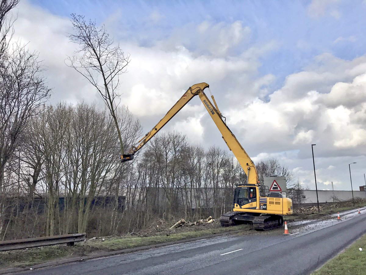 LGPExcavators's tweet photo. Any Operators looking for a bit of a change from Civils work? It’s attachment city in the De-Veg world and I’m on the lookout for someone?🤔 https://t.co/8EH79w6vDe
