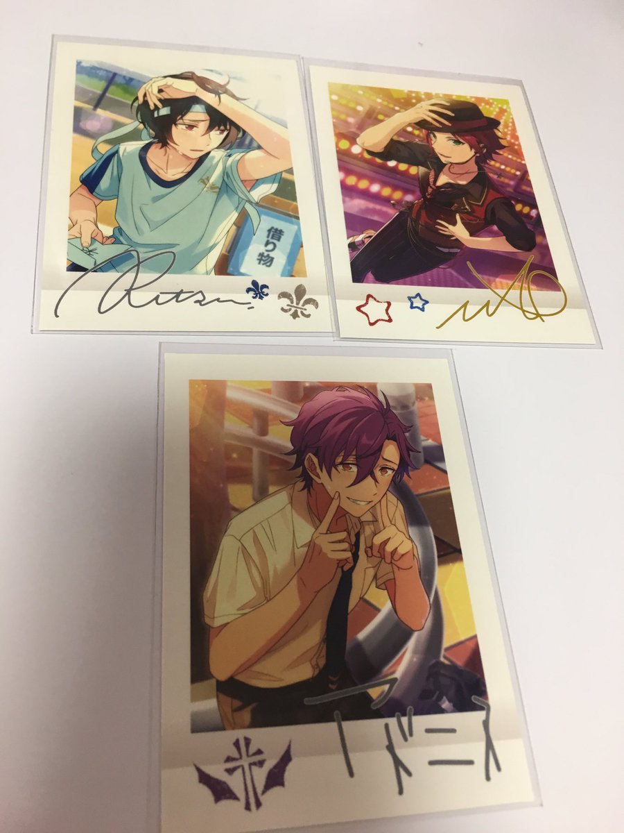 Uzivatel 茶葉 Na Twitteru あんスタ ぱしゃこれ 3 交換 譲 画像 第2弾 凛月 真緒 アドニス 求 過去弾 蓮巳敬人 第1弾 姫宮桃李 3 Off蓮巳 最上段 大神羽風や第2弾のものは過去弾との交換最優先 難しいとは思いますがよろしくお願いいたします T