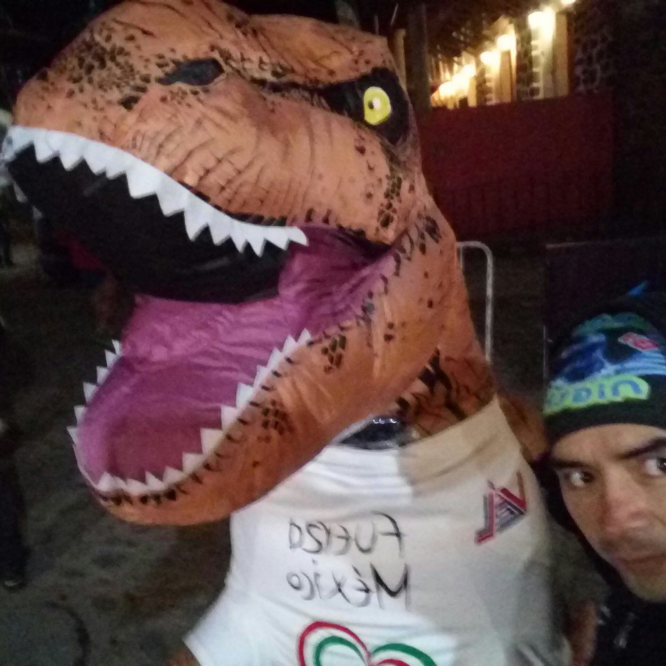 Elecktro_Raptor's tweet photo. Con la RaptyCelebridad #CelestinoRaptor Arranque 100km #UTMX2017 #CelestinoLaSensacion @RaptorsRT #YoElegiCorrer #LoveRunSmile @bastidalex https://t.co/mNlnOi0VI1