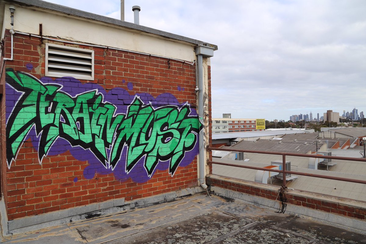 Retayner_One's tweet photo. Rooftop steez!!โ๏ธ๐๐ #graffiti #retayner #hiphop #streetart #graffitiart #hiphoplifestyle #graffitioftheworld #allterrain #blackdaisy #art https://t.co/S6y19DxHS3