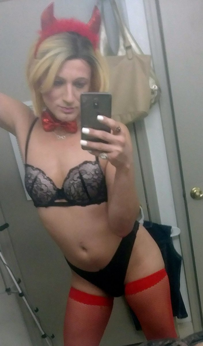 LolaMinajModel's tweet photo. @groobydotcom #GroobyGhouls https://t.co/FcVI1kDSfr