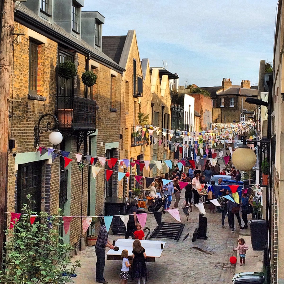 30 artists, fab local music, good food, visit our awesome <a href="/HavelockStudios/">Havelock Walk</a> Winter Weekend 25 &amp; 26 Nov from 12-6pm. #SE23 #ForestHill