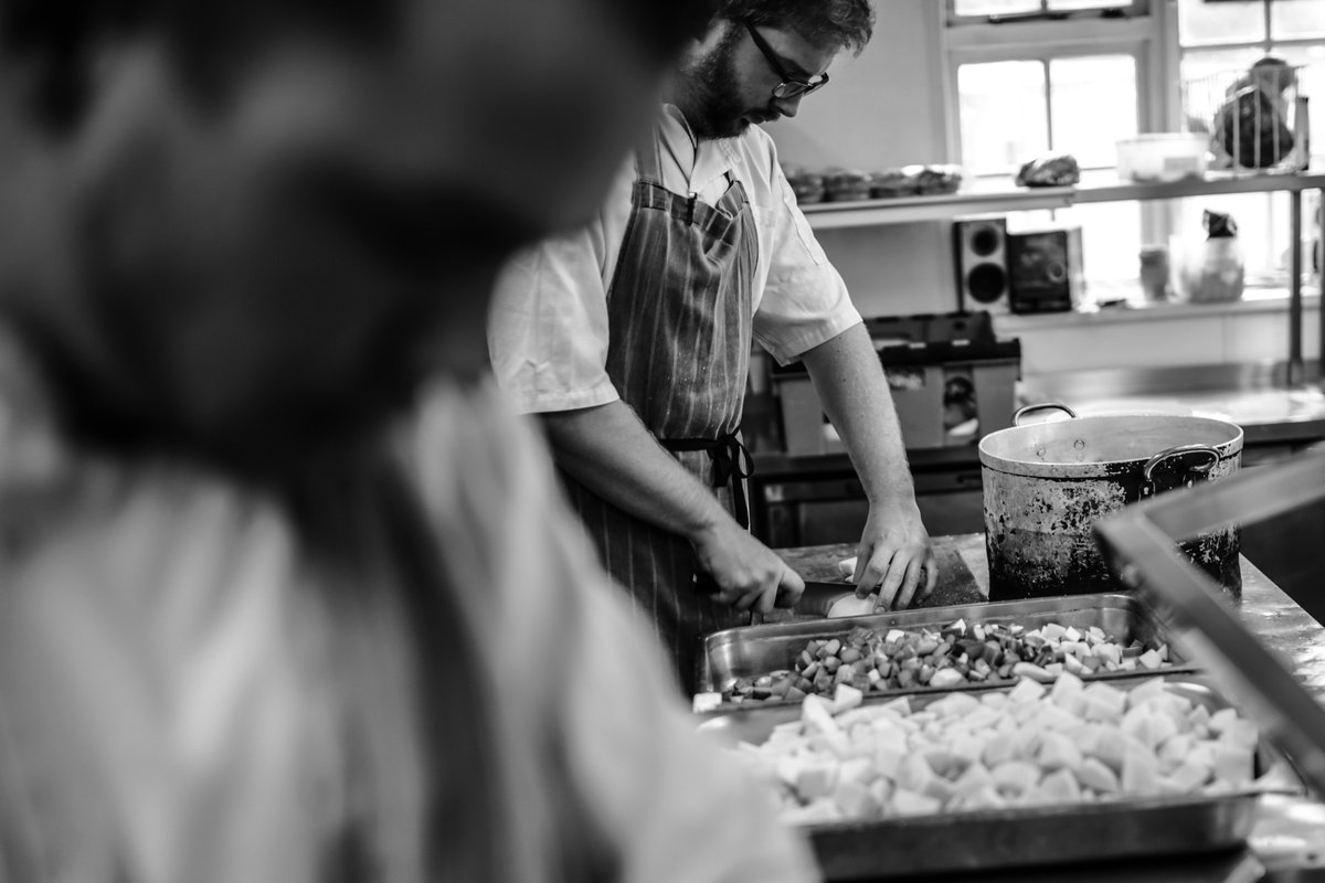 EatBrighton's tweet photo. Culinary top tips, Restaurants Brighton #videochannel #insidethekitchen https://t.co/7sVjh55Q7x #eatbrighton https://t.co/w1sc3olHXu