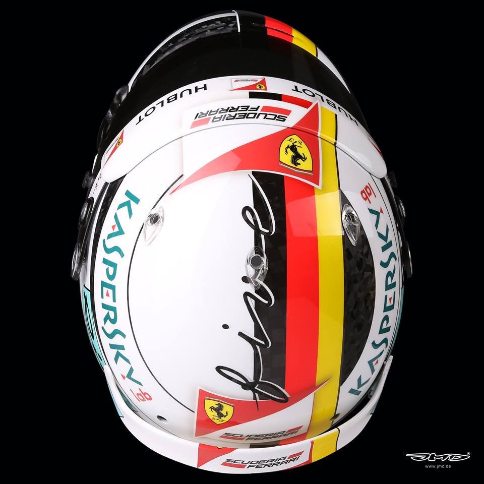 sebvettelnews's tweet photo. Sebastian Vettel's helmet design for the #USGP 🇺🇸

🎨 @JMD_helmets 

#Seb5 #F1 https://t.co/VpbxTicOMj