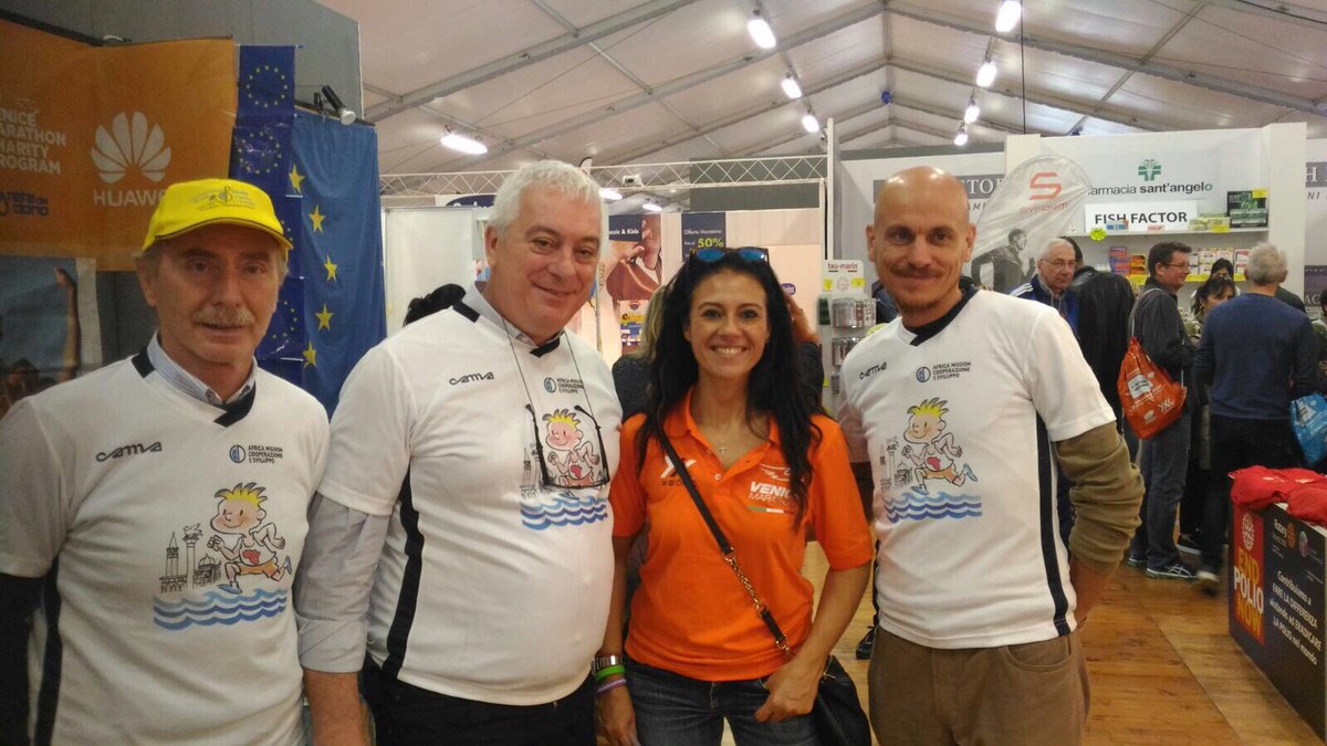 Africa_Mission_'s tweet photo. Ed è subito @Venicemarathon e noi ci siamo @Retedeldono #VM17 https://t.co/vyyKIko2Su
