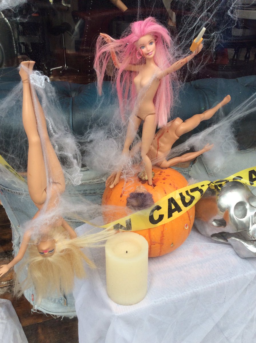 Ash_HeatonMoor's tweet photo. ⚠️💀👻🎃⚰️⚠️ #spooky #spooksville #spookytown #halloweentheme #barbiesgonewild #enterifyoudare #caution #cobwebs #ashtag #ashheatonmoor https://t.co/3usw5aebCp