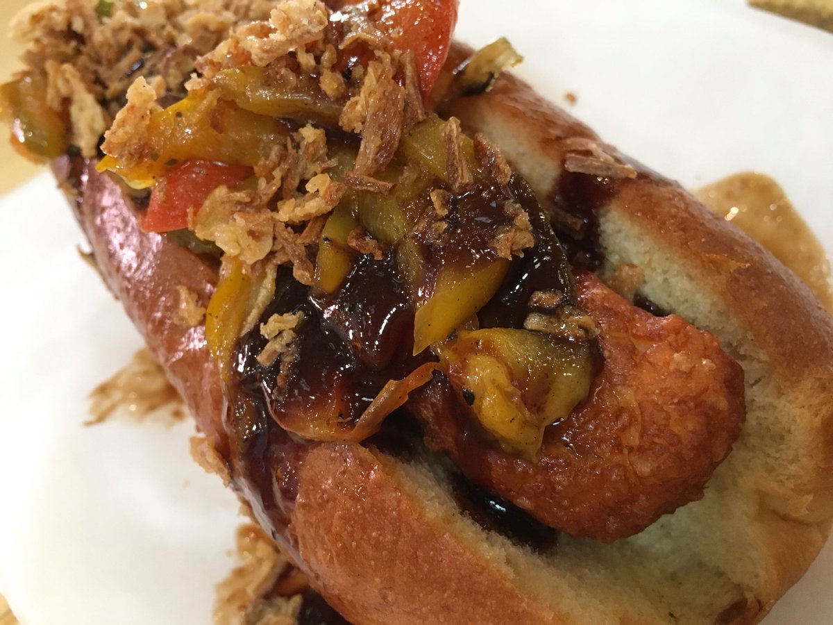 lpoolunderlined's tweet photo. Tasting plate from Buddha Belly at @BalticMarketLiv. Very tender chicken / delicious beef massaman. Top halloumi dog from @MeetFrankLIV too. https://t.co/NRMqMpcrsW