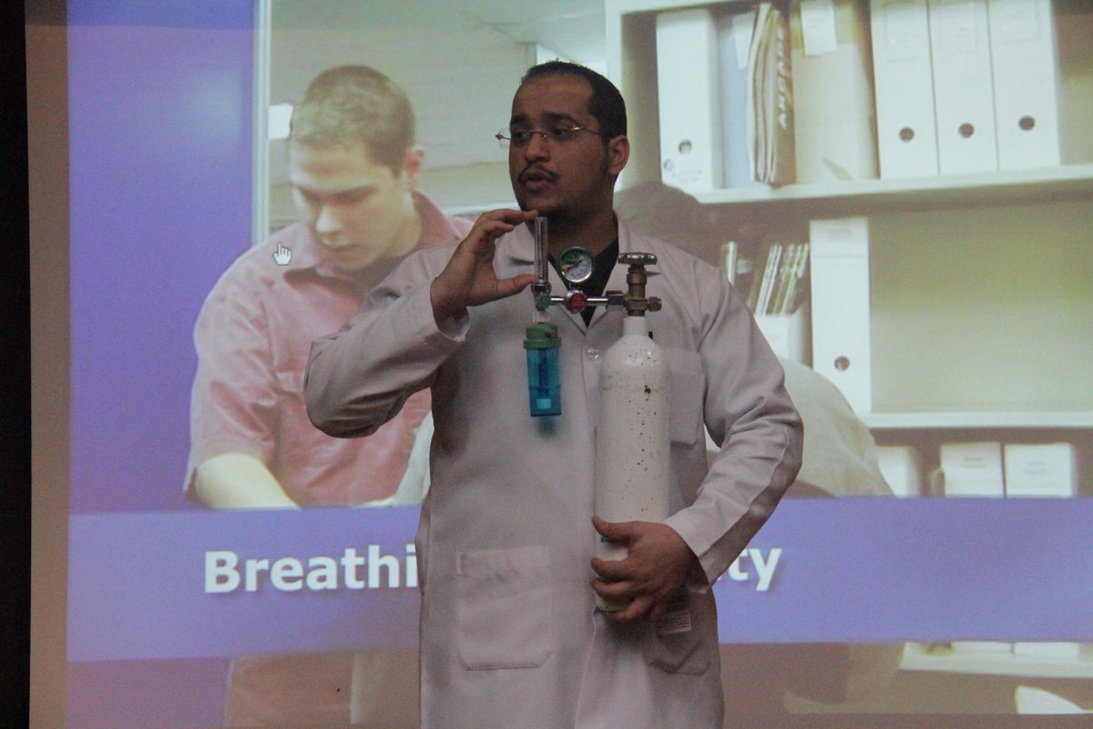 saalsuwaidan's tweet image. بعض الجامعات تشترط على طلابها الحصول على دورة #الإسعافات_الأولية للحصول على درجة المشاركة كاملة
وهذا يساهم في زيادة مستوى الوعي لدى المجتمع