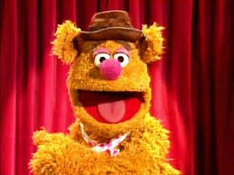 MarianMudder's tweet photo. Aanwijzing van mijn regisseur voor de premiere vanavond:
'Iets minder Fozzy Bear.'
#sofasessies https://t.co/9ZxR5cyUcg