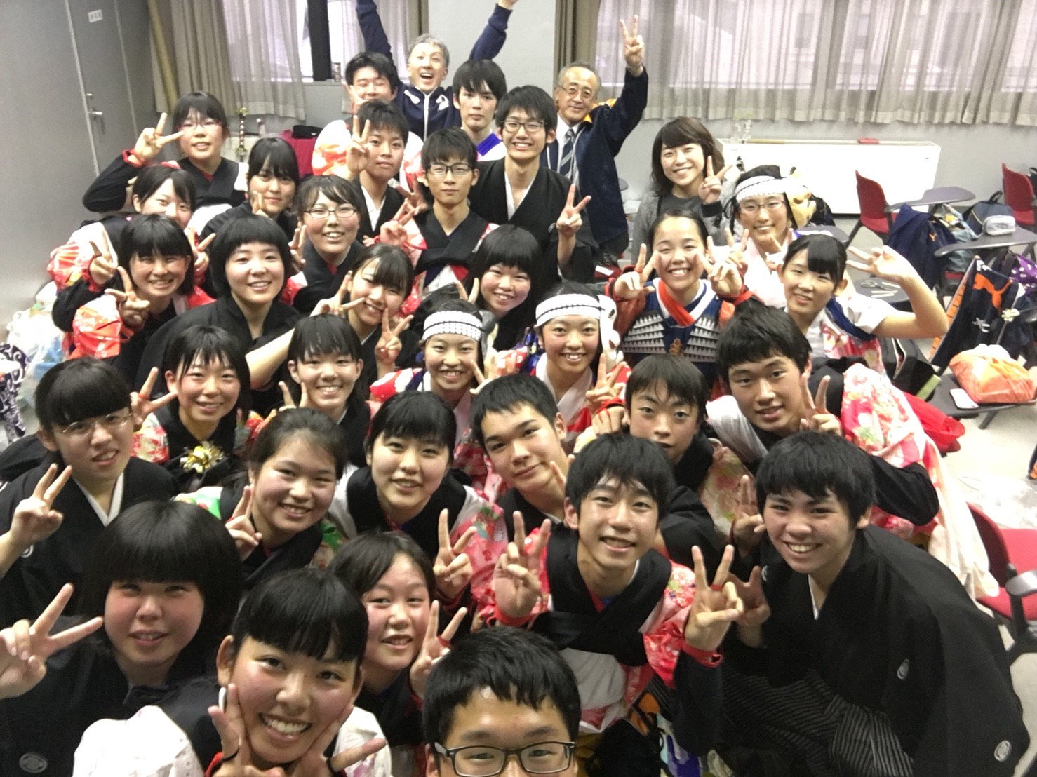 در توییتر 岩手県岩泉高校郷土芸能同好会中野七頭舞 最優秀賞 やっぱほんとに凄いよ岩泉高校 ほんとにおめでとう 連絡来た時ほんとに目が潤ったよ 皆の黄色い声聞けてほんとによかった 米田先生ほんとにおめでとうございます 郷土の皆ほんとにお疲れ様 おめでとう در توییتر 岩手県岩泉高校郷土芸能同好会中野七頭舞 最優秀賞 やっぱほんとに凄いよ岩泉高校 ほんとにおめでとう 連絡来た時ほんとに目が潤ったよ 皆の黄色い声聞けてほんとによかった 米田先生ほんとにおめでとうございます 郷土の皆ほんとにお疲れ様 おめでとう