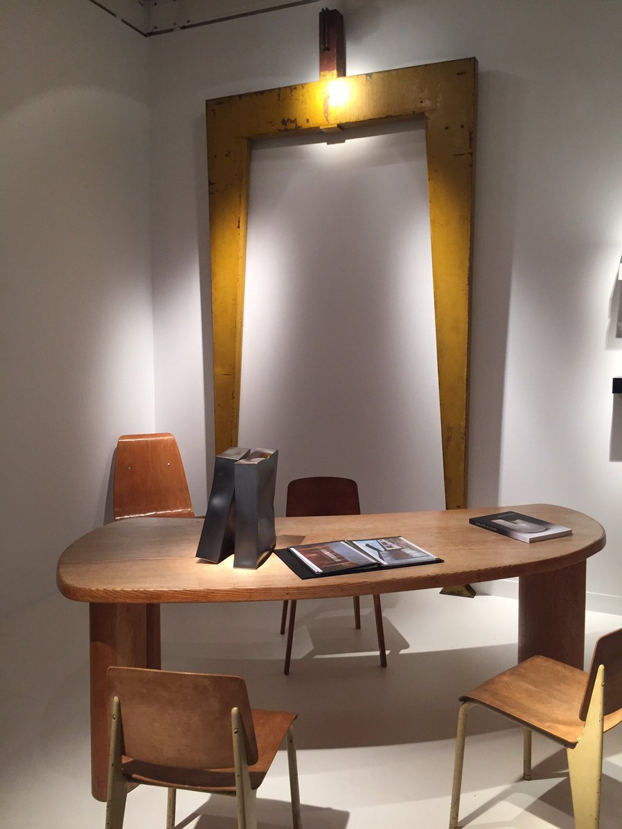 v_lorelle's tweet photo. Le #design est de retour @Fiac ! Bibliothèque #RonArad chez #Laffanour, miroir @HayonStudio chez @Kreo ou le compas #JeanProuvé chez #Jousse https://t.co/V5V4oEg5I2