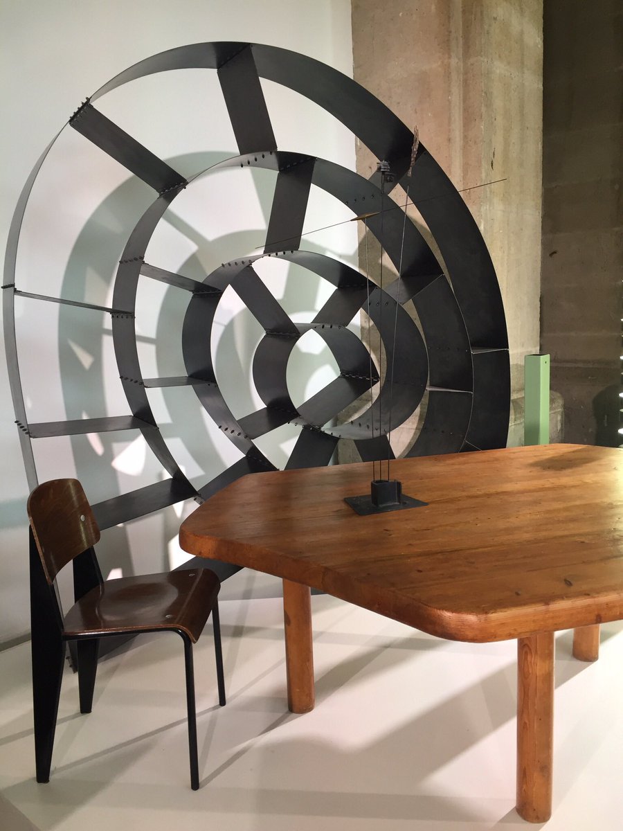 v_lorelle's tweet photo. Le #design est de retour @Fiac ! Bibliothèque #RonArad chez #Laffanour, miroir @HayonStudio chez @Kreo ou le compas #JeanProuvé chez #Jousse https://t.co/V5V4oEg5I2
