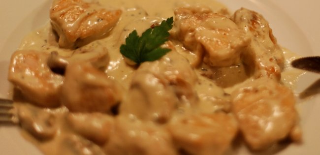 easyrecipeskit's tweet photo. Chicken Breasts in Sour Cream 
==> https://t.co/qshOS0t9fG
#ChickenBreastsinSourCream #ChickenRecipes #DeliciousFood https://t.co/6rFP1ItjLC