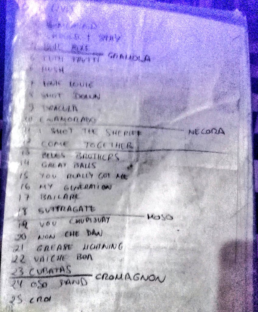 maketon's tweet photo. Iniciamos gira #MaketónWay #LOS40 Vigo by #Maeloc con #TheLelliKellys a golpe de sesión mañanarera en el 18 aniversario de la #ReservaRock https://t.co/wpoxA7xphP