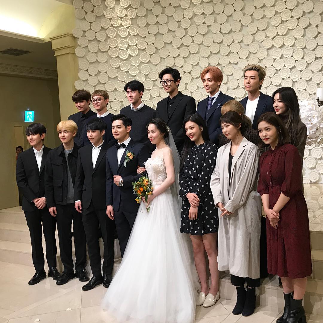 todayis_wenddy's tweet photo. Happy Wedding Day Jinyoung 선생님~ *^^💙 May this new start, bring all the joy and happiness in your life! 💐💒 (@baekhyoonee_exo @kimkkaaaai) https://t.co/ERGl79uzGz