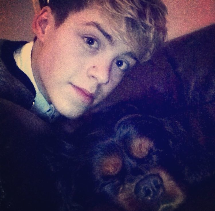 CaylaFionah1's tweet photo. When you wish you want to be a DOG 🐶

{ @NewHopeClub @NewHopeBlake @NewHopeGeorge @NewHopeReece } https://t.co/qQ8ncz87lb