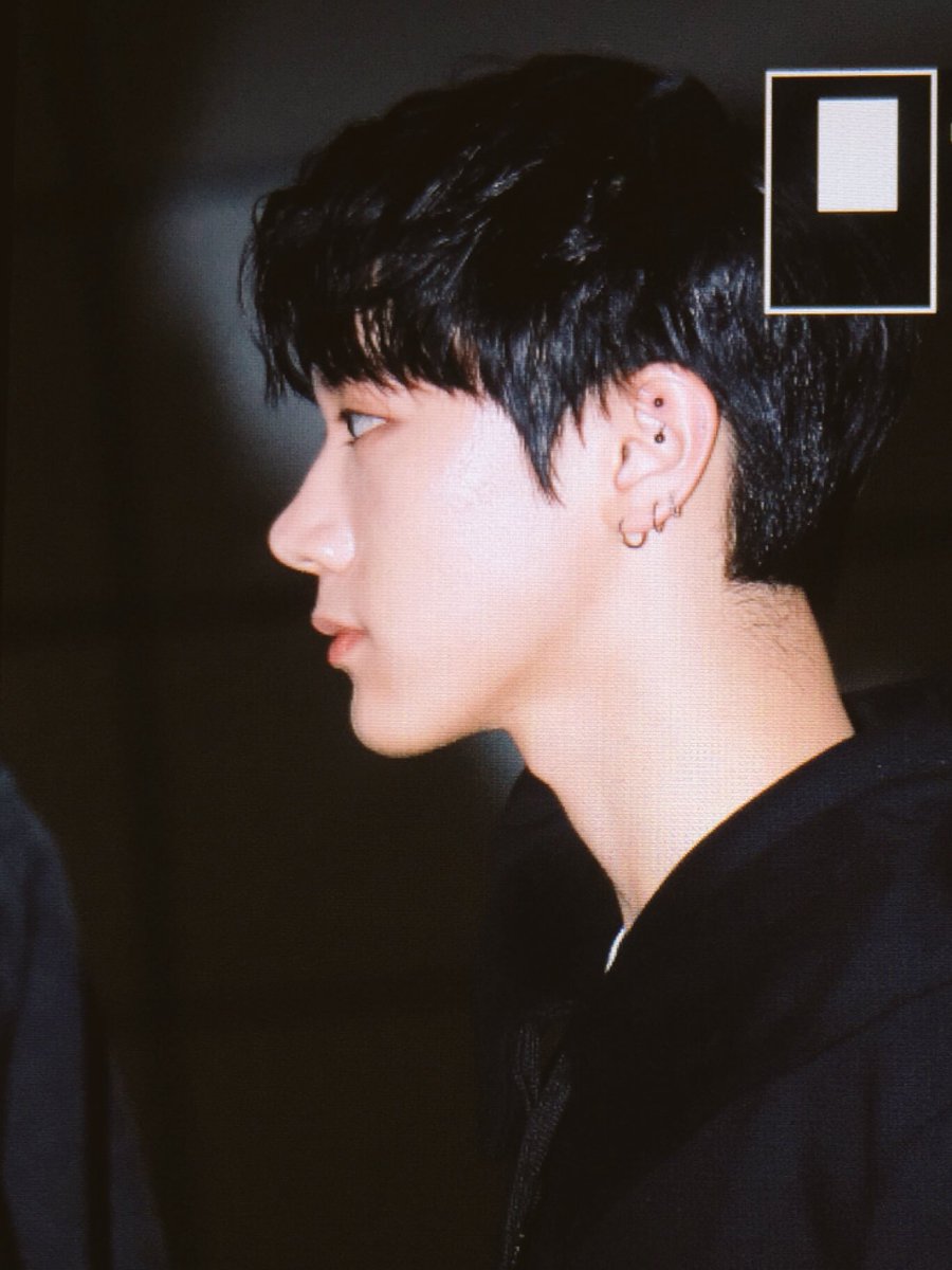 FYNCTTEN's tweet photo. [PREVIEW] Ten @ the Seoul Fashion Week 171020 #NCT #NCTTEN #TEN #NCTU #텐 #Chittaphon #치타폰 #엔시티 #SMROOKIES cr. sentimental fly https://t.co/L6bq9WtQMF