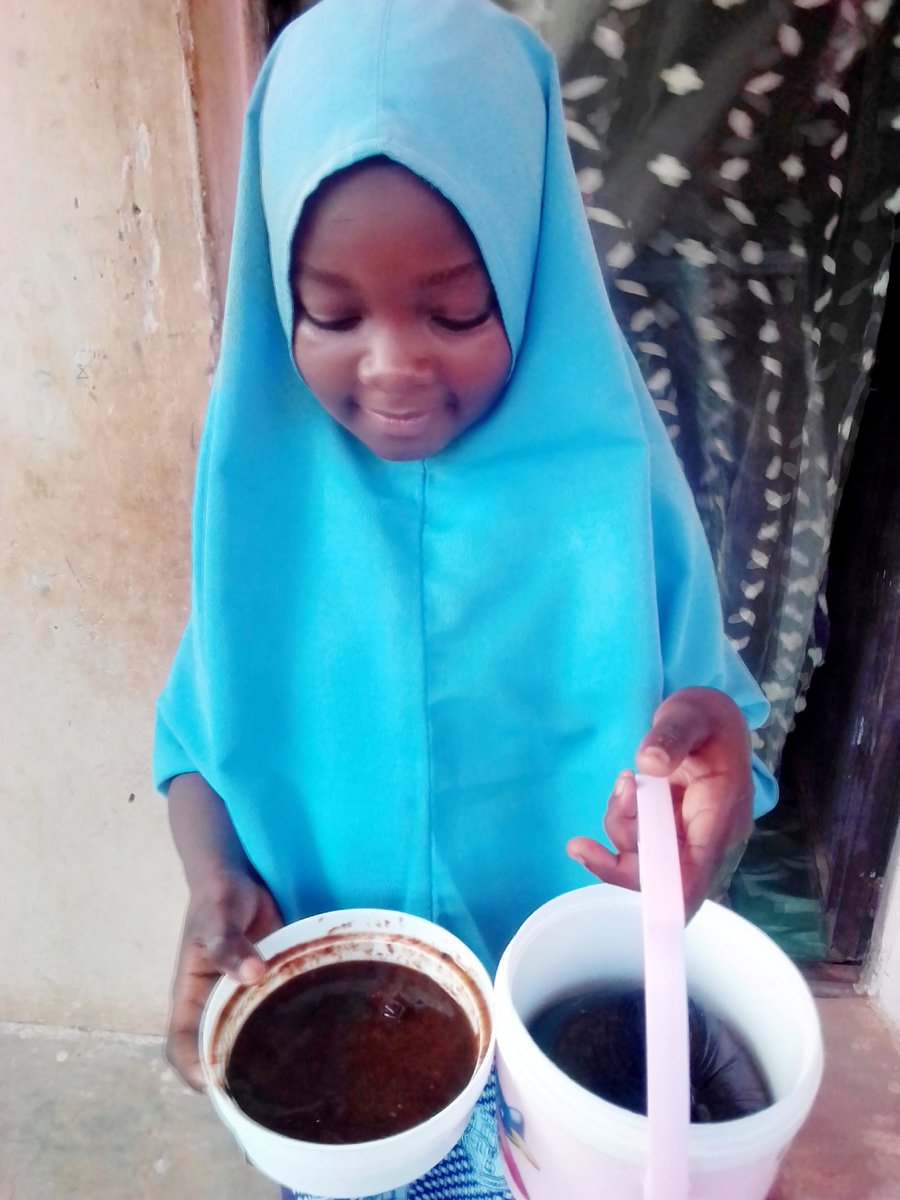Dodon_Dakkarawa's tweet photo. Traditional food day in   (Basaura Institute for Comprehensive Education) Birnin Kebbi. real #Kambari food. #Tuwon Dawa and Miyan Toka. https://t.co/T5tOfgqIVk
