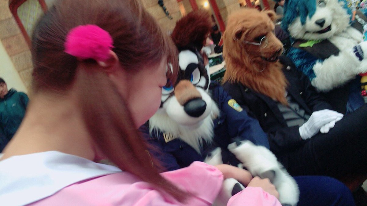 h_l0503's tweet photo. やべえ服装でゆにばに来ちゃったんだよなあ（） https://t.co/mbGSmnGlML