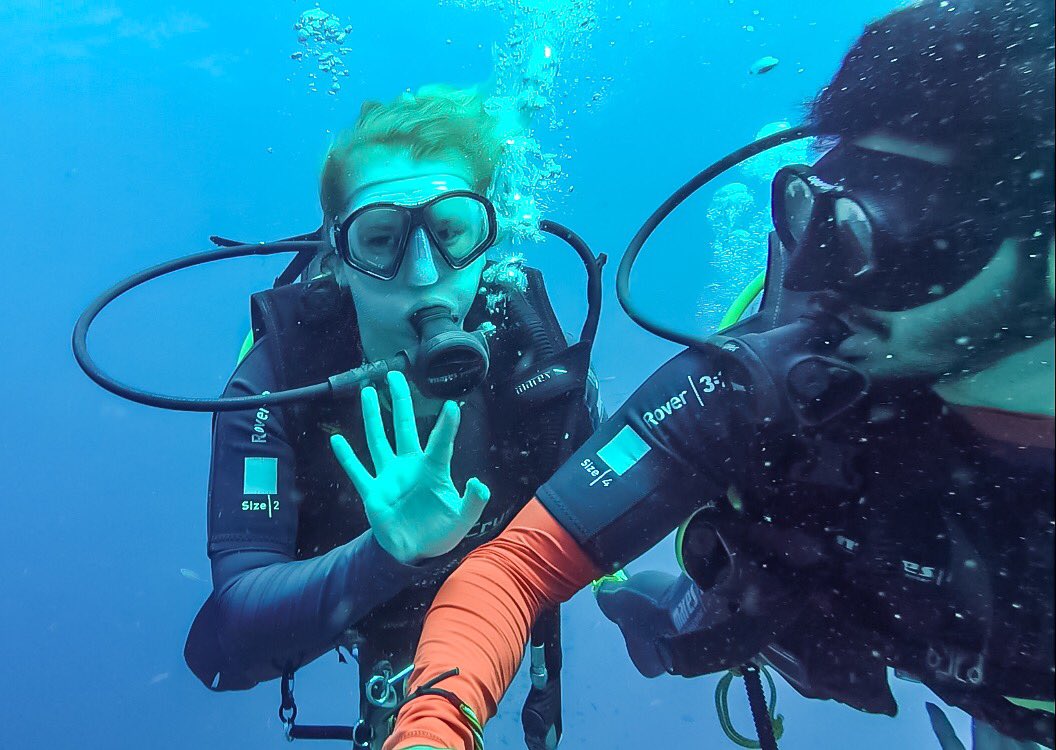 KatrienDecru's tweet photo. Hello ocean! #diving #kohtao #dive #travel #thailand #underwater #awesome #time #thanks 👌🤙🙏 https://t.co/GrYhfXIGzi