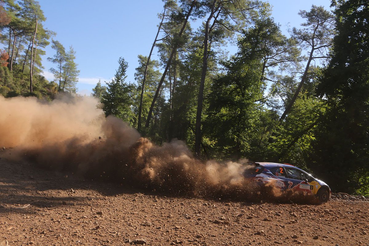 Yarış otomobillerini yakından inceleyebilir ve pilotlarla tanışarak fotoğraf çekme imkanı bulabilirsiniz
bit.ly/2gz4Q9G