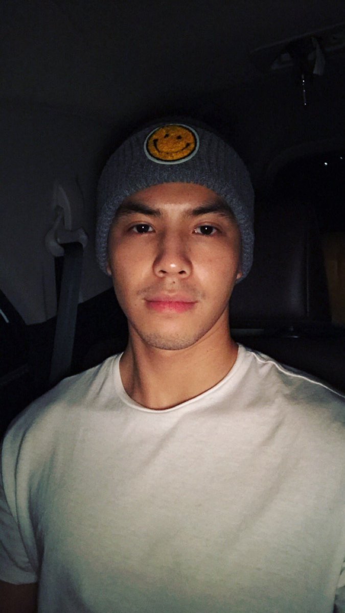 tonythesharky's tweet photo. 🙃 @SurplusPH #greatfashionfinds #ootd https://t.co/9p9VE4zETn