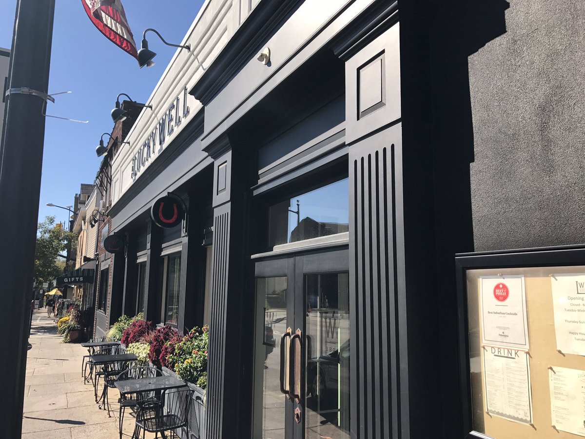 AnthonyMaher12's tweet photo. Really enjoyed my lunch w/ @BenjaminsDesk Campus Manager, @BenBergman828 at the #LuckyWell #AmazingFood #ImpressiveLeadership @AmblerYards https://t.co/DWXVfpZsUN