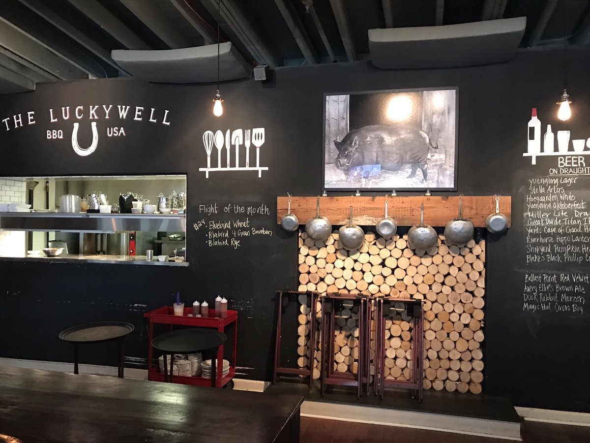 AnthonyMaher12's tweet photo. Really enjoyed my lunch w/ @BenjaminsDesk Campus Manager, @BenBergman828 at the #LuckyWell #AmazingFood #ImpressiveLeadership @AmblerYards https://t.co/DWXVfpZsUN