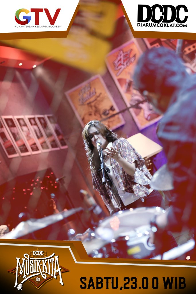 Coklatfriends menurut kamu lagu <a href="/sarahNsoul/">Sarah N' Soul</a> barunya Negeri Di Atas Awan Globaltvmobile.com #DCDCMusikkita @DjarumCoklat