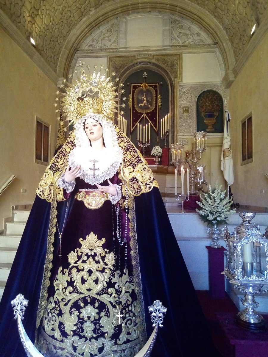 perdondejerez's tweet photo. El glorioso y milagroso simpecao de @PastoraSDi y la bandera de Rosario de Beaterio presiden nuestra Ermita. Las Glorias de la Parroquia https://t.co/Rs9izdunH0