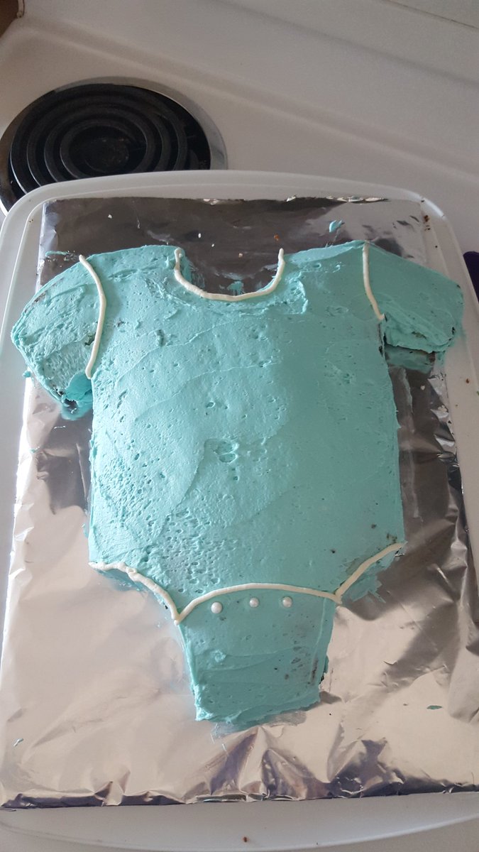 enowdluk's tweet photo. My Young Lady made a #cake of a #babyonesie for the #babyshower #evercute https://t.co/wFNn1Ksccn