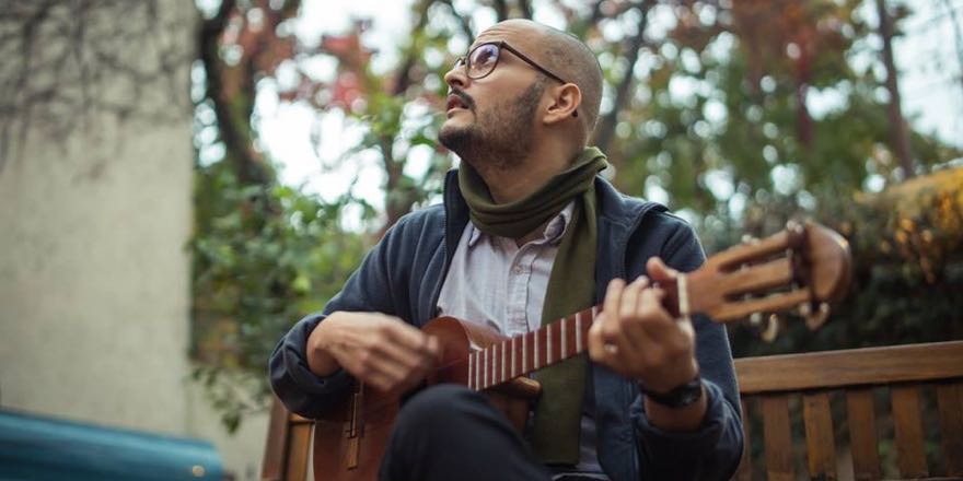 estosisuena's tweet photo. Ahora escuchamos a @elotroborges, venezolanos en Argentina. Sesión en directo. Suena "Apareció" y luego "El Salmón". 90.7 FM https://t.co/6Gf5lVbyyz
