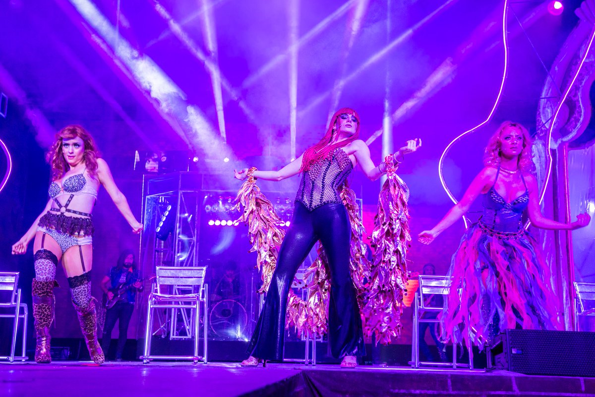 SecretsPlayaM's tweet photo. Guests from #SecretsPlayaMujeres get special ticket prices to see @RockOfAgesCUN at #DreamsPlayaMujeres https://t.co/FVm7P7l3z5   🤘🎸 https://t.co/oB6i23n3Y1